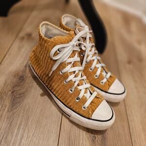 Chuck Taylor's All Star Corduroy High Top Converse Size 5.5